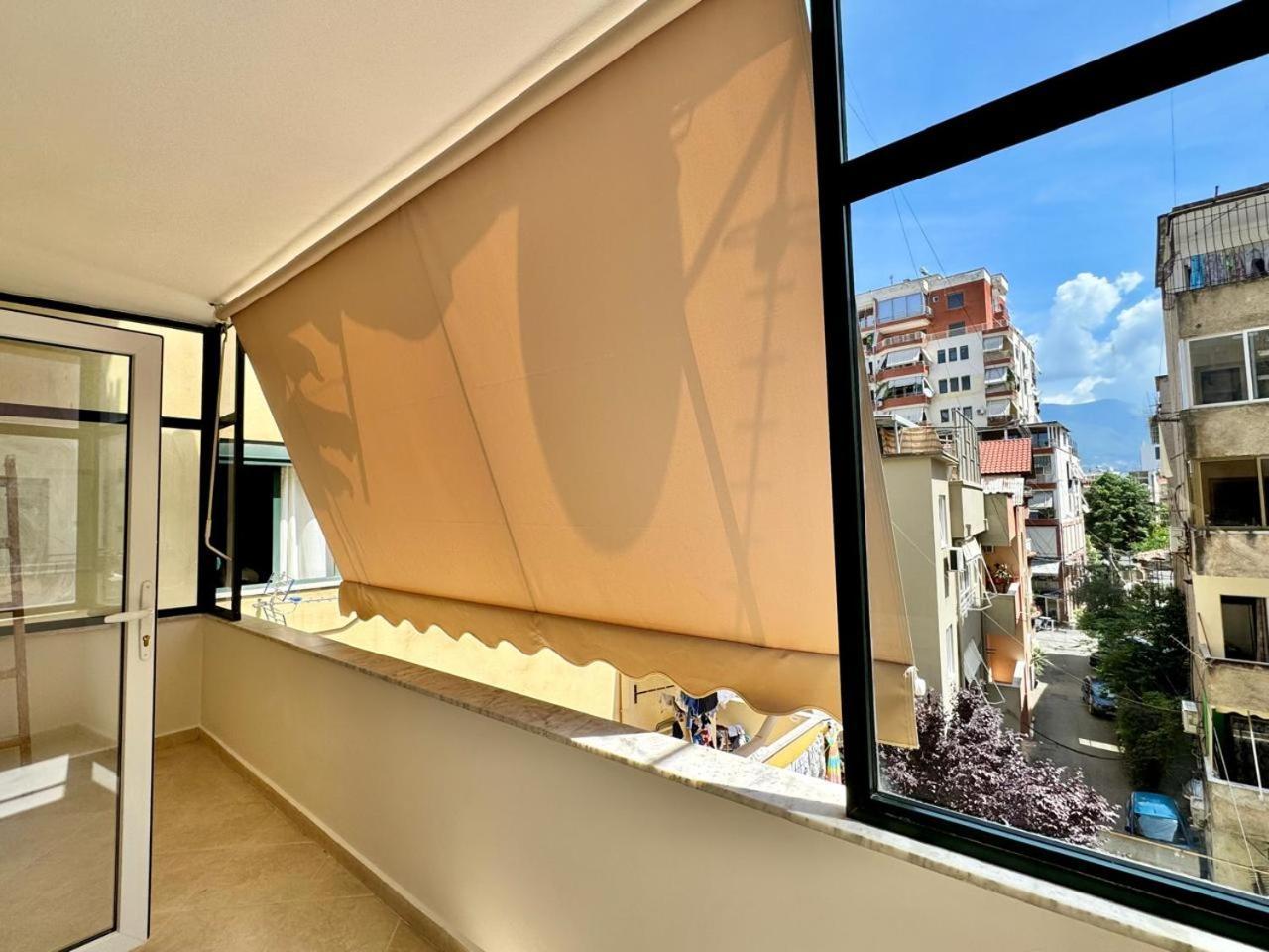 E&R Apartments At Myslym Shyri Tirana Esterno foto
