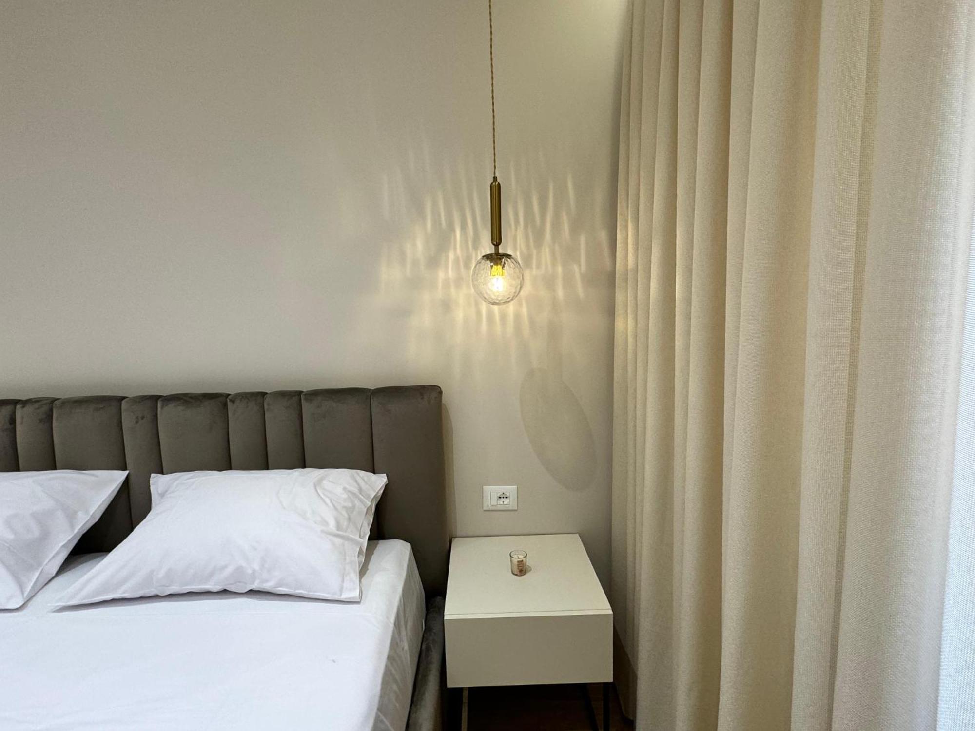 E&R Apartments At Myslym Shyri Tirana Esterno foto